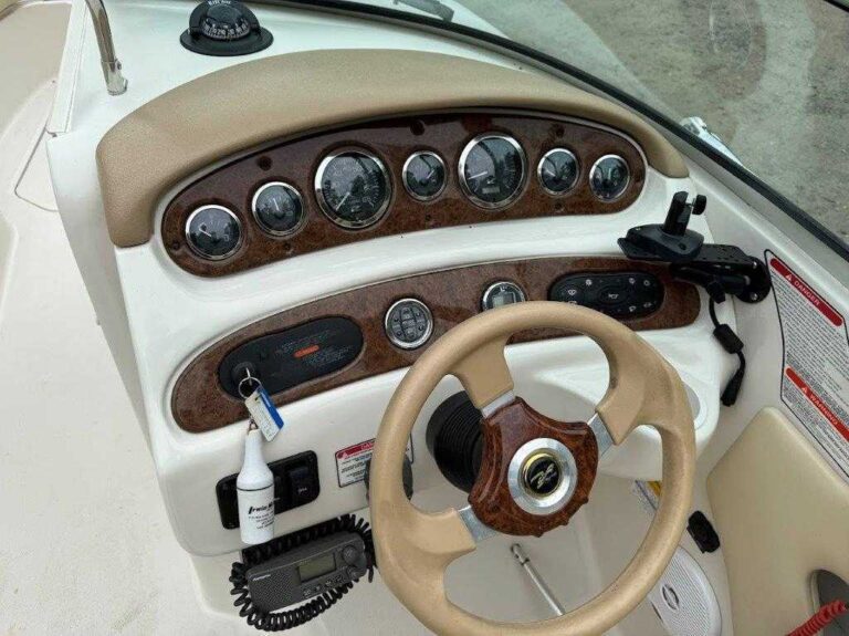 2001 Sea Ray 240 Sun Deck US-SERV1950H001 [photo 9]